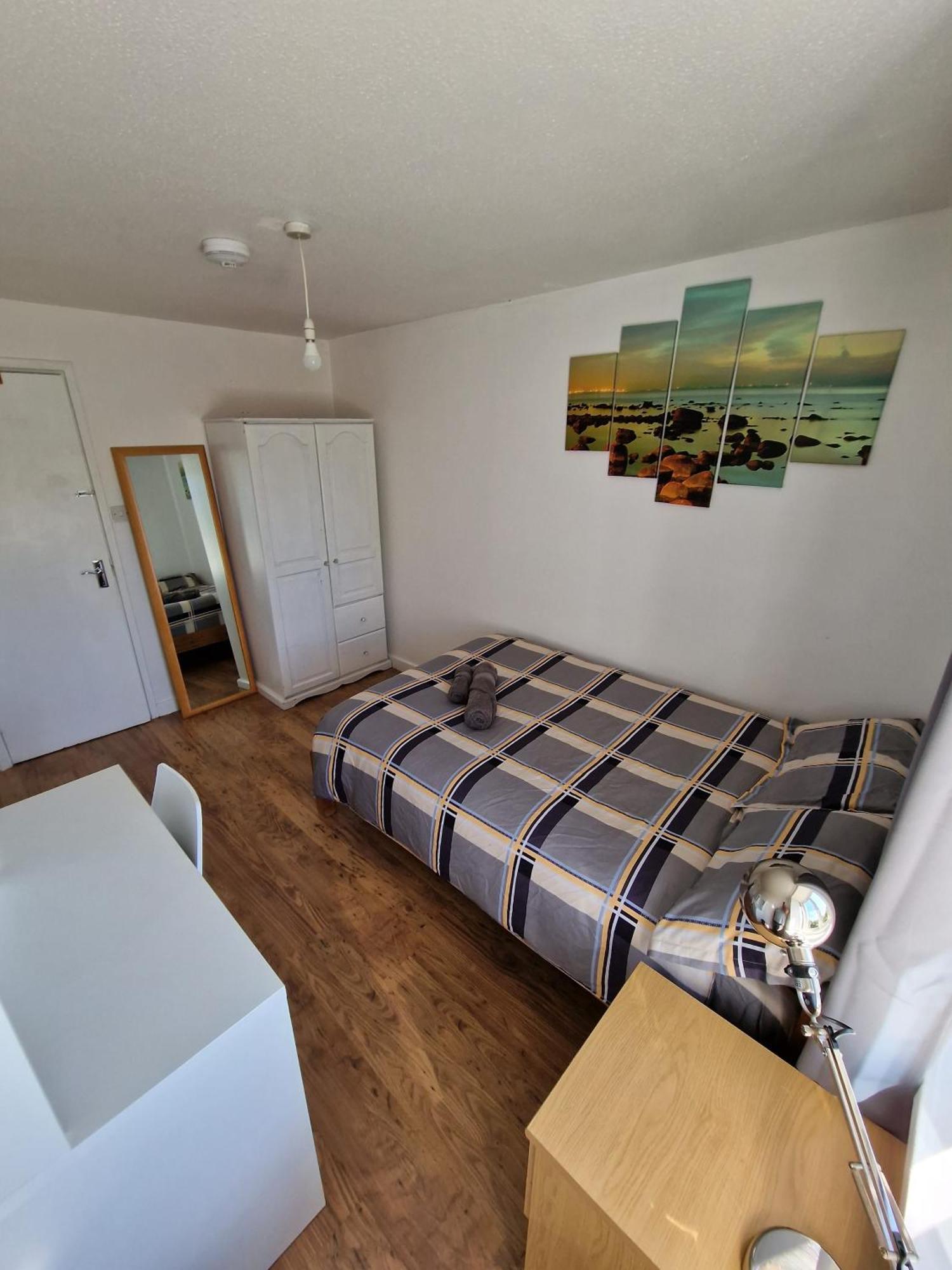 Cozy Double Bedroom In Zone 1-2 Central ロンドン エクステリア 写真
